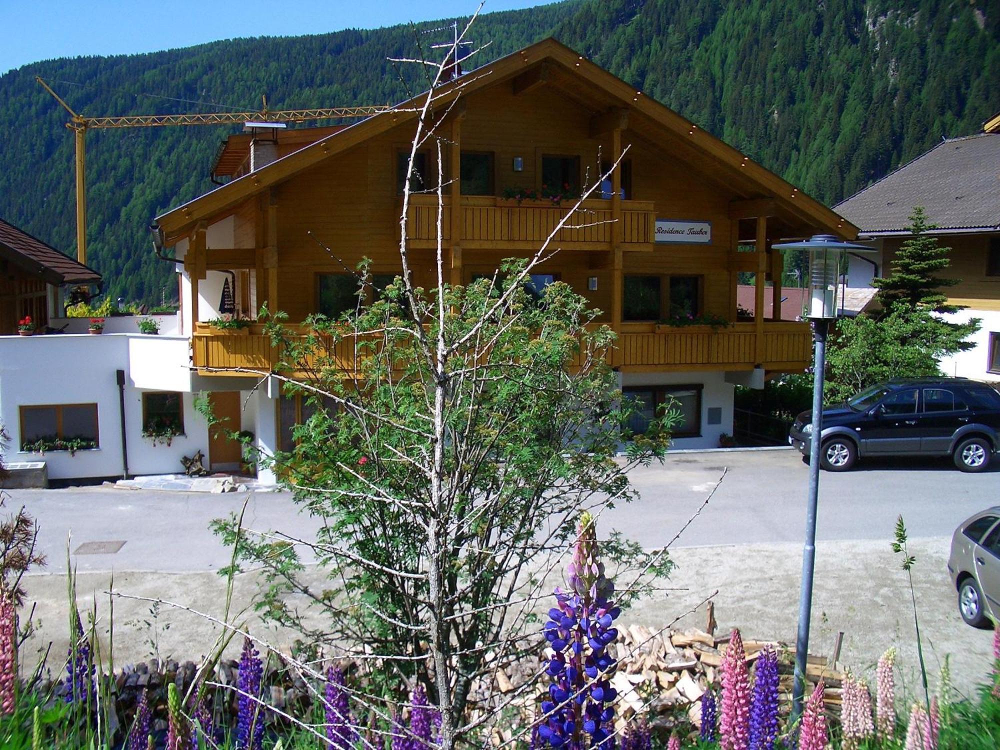 Residence Tauber Valles Bagian luar foto
