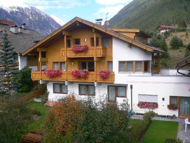 Residence Tauber Valles Bagian luar foto