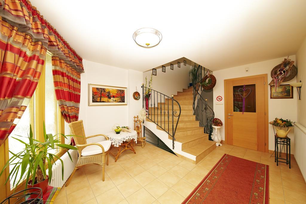 Residence Tauber Valles Bagian luar foto